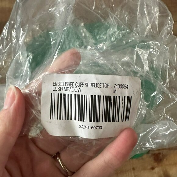 Boston Proper Lightweight Embellished Cuff Surplice Wrapped Top in Green -M - Picture 8 of 8